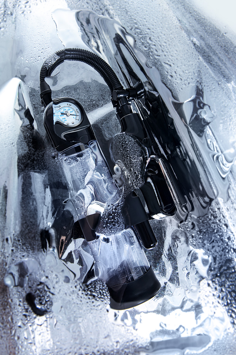 картинка Механическая помпа Sexus Men Training Aksel, ABS-пластик, черная, 70 см от магазина ErosMania