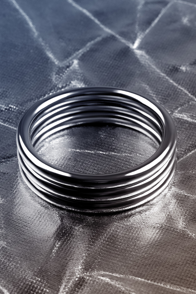 картинка Кольцо на пенис TOYFA Metal, серебряное, Ø 4,3 см от магазина ErosMania