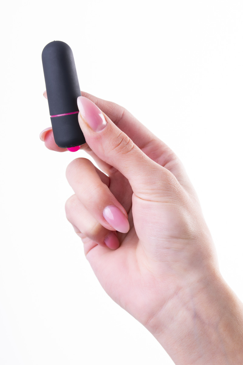 картинка Вибропуля A-Toys Alli ABS пластик, черный, 5,5 см, Ø 1,7 см от магазина ErosMania